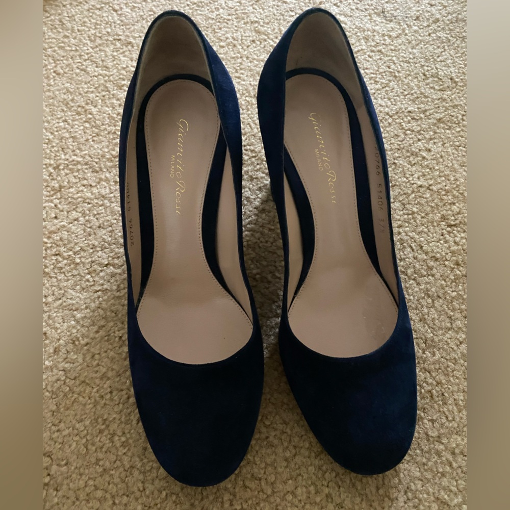 Gianvito Rossi Suede Pumps - Picture 2 of 10